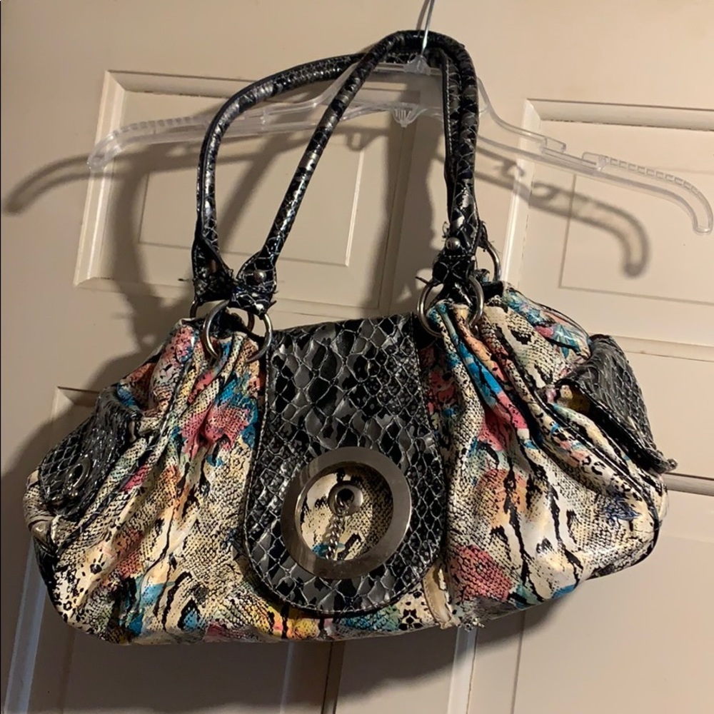 GG...ing medium size purse barely used